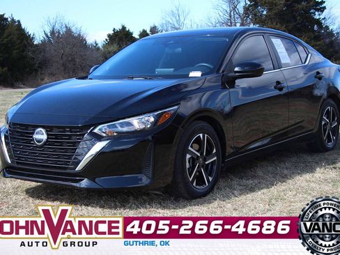 Used 2025 Nissan Sentra SV image 3