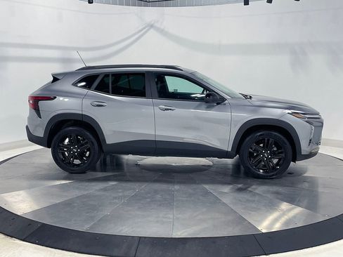 Used 2025 Chevrolet Trax ACTIV image 10