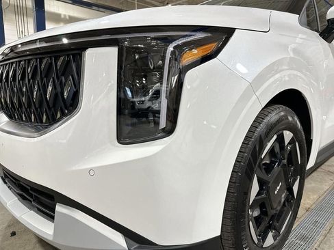 New 2026 Kia Carnival EX image 29