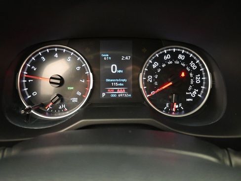 Used 2021 Toyota RAV4 XLE image 18