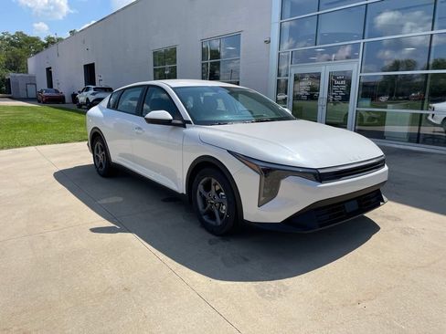 New 2026 Kia K4 FWD image 1