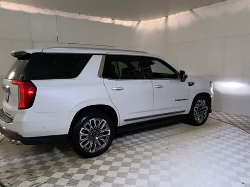 Used 2023 GMC Yukon Denali Ultimate AWD/4WD image 3