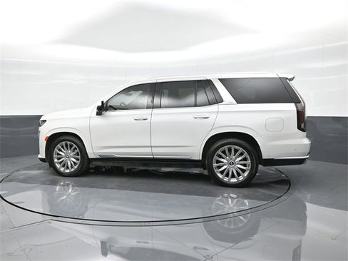Used 2023 Cadillac Escalade Premium Luxury w/ Performance Package image 5
