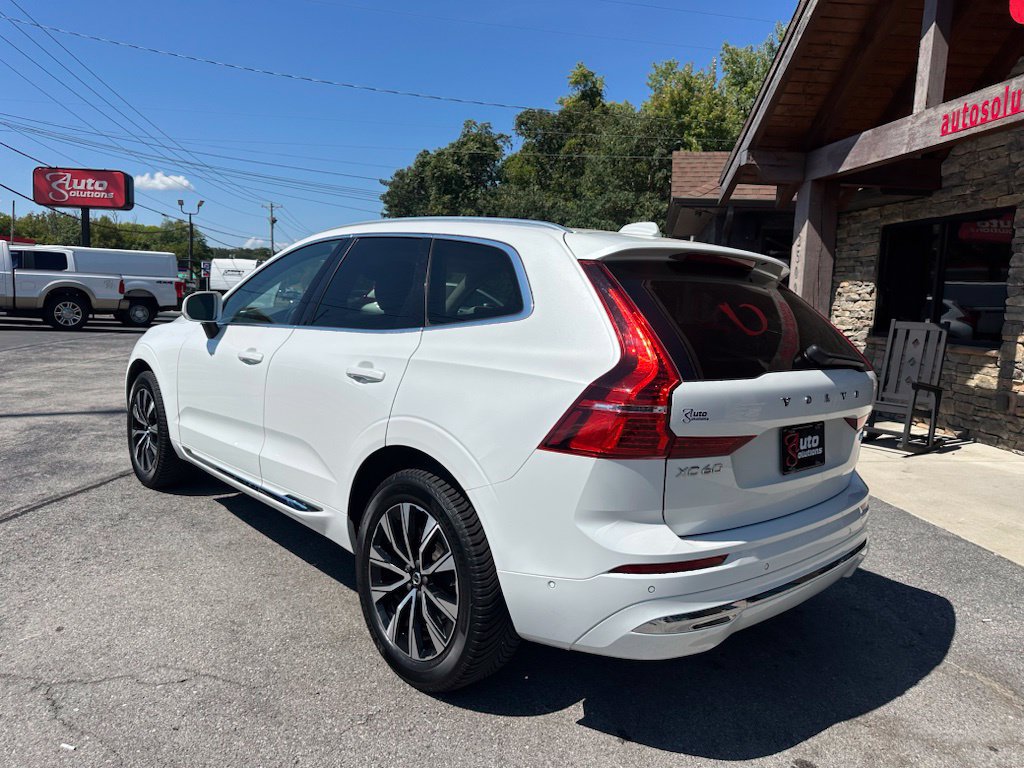 Used 2023 Volvo XC60 B5 Plus AWD/4WD image 3
