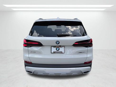 New 2026 BMW X5 xDrive50e w/ Executive Package AWD/4WD image 5