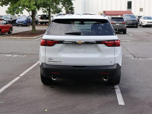 Used 2023 Chevrolet Traverse LT AWD/4WD image 9