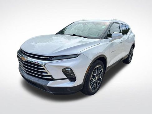 Used 2024 Chevrolet Blazer Premier w/ Driver Confidence II Package AWD/4WD image 3