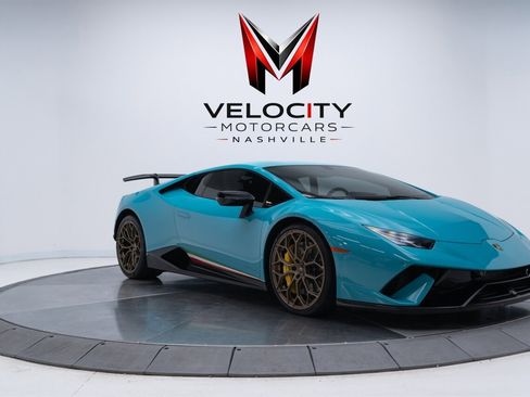 Used 2019 Lamborghini Huracan Performante AWD/4WD image 4