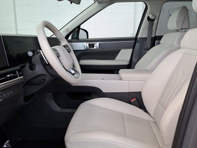 Used 2025 Hyundai Santa Fe SEL FWD image 19