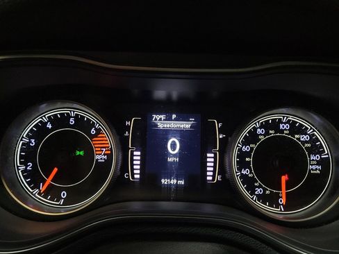 Used 2020 Jeep Cherokee Latitude Plus FWD image 23