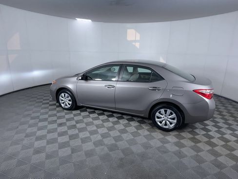 Used 2016 Toyota Corolla LE FWD image 6