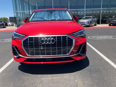 Used 2021 Audi Q3 2.0T Premium Plus w/ Premium Plus Package AWD/4WD image 2