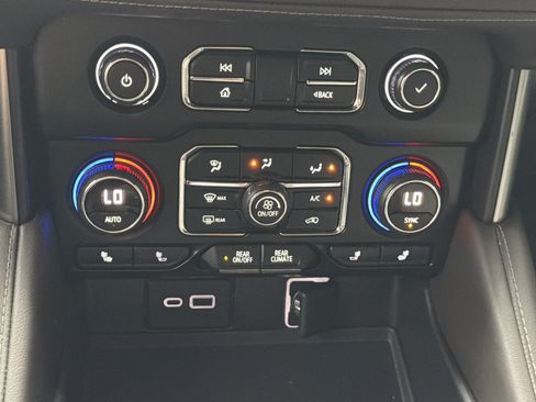 Used 2021 Chevrolet Tahoe LT RWD image 28