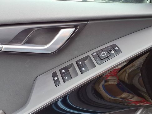 Used 2025 Kia Niro EX Touring FWD image 16