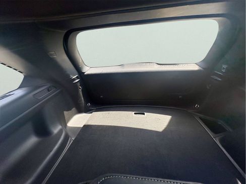 Used 2023 Jeep Grand Cherokee Altitude RWD image 11