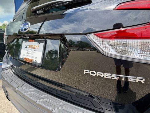 Used 2019 Subaru Forester Premium AWD/4WD image 11