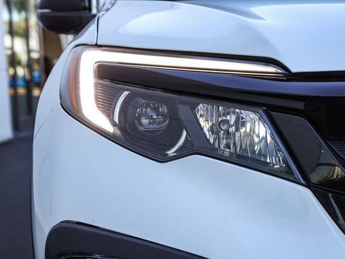 Certified 2022 Honda Pilot Sport image 2