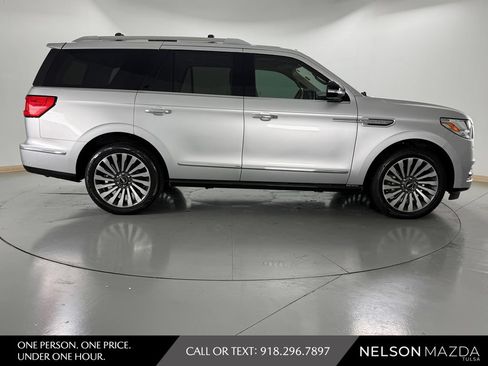 Used 2019 Lincoln Navigator Reserve w/ Cargo Package AWD/4WD image 5