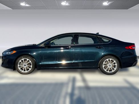 Used 2020 Ford Fusion SE image 2