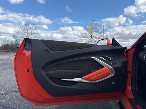 Used 2018 Chevrolet Camaro SS w/ Hot Wheels Edition image 10
