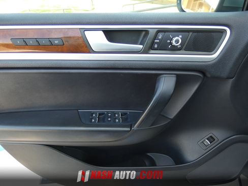 Used 2014 Volkswagen Touareg VR6 AWD/4WD image 50