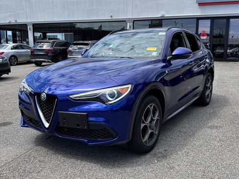 Used 2022 Alfa Romeo Stelvio Ti image 1
