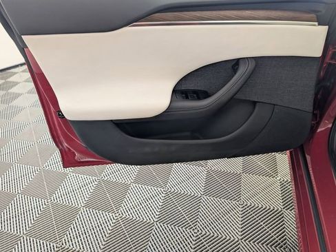 Used 2023 Tesla Model S Standard Range image 9