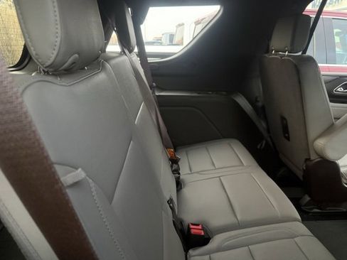 Used 2023 Chevrolet Tahoe Z71 w/ Luxury Package image 9