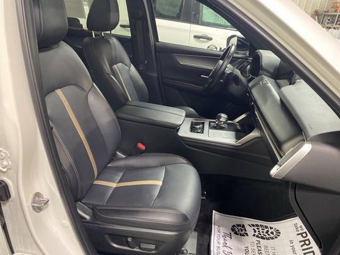 Used 2025 MAZDA CX-70 3.3 Turbo S w/ Premium Package image 13