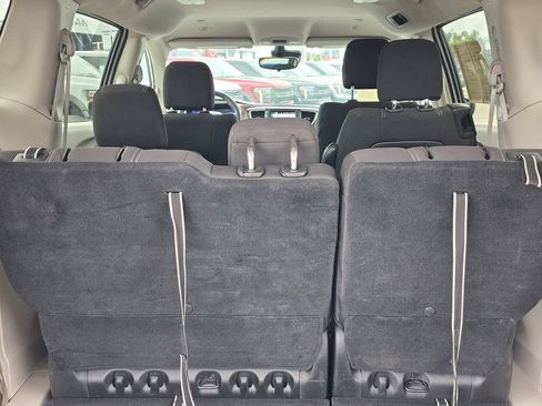 Used 2023 Chrysler Voyager LX FWD image 11