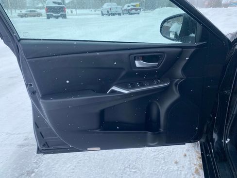 Used 2017 Toyota Camry LE image 25