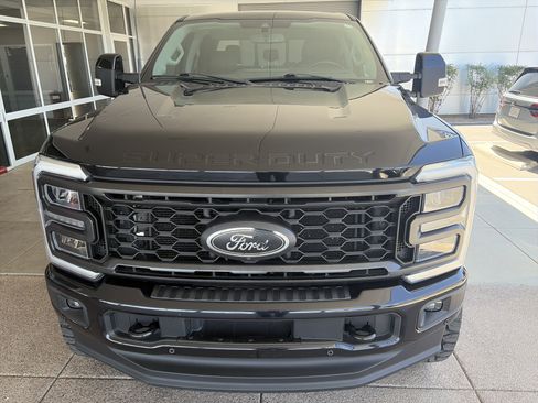 Used 2023 Ford F250 Lariat w/ Lariat Ultimate Package AWD/4WD image 2
