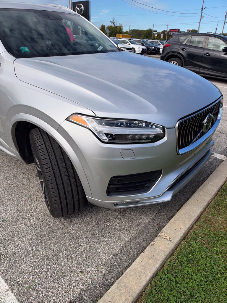 Used 2021 Volvo XC90 T6 Momentum w/ Climate Package AWD/4WD image 3