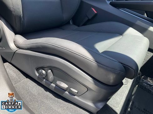 Used 2025 Porsche Macan 4S Electric AWD/4WD image 66