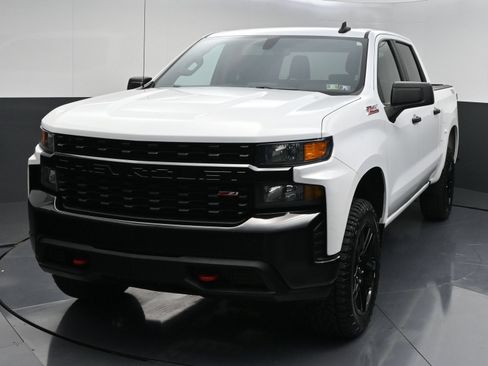 Used 2022 Chevrolet Silverado 1500 Custom Trail Boss w/ LPO, Dark Essentials Package AWD/4WD image 3