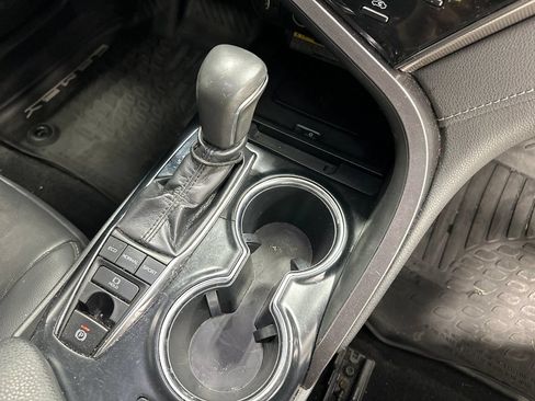 Used 2019 Toyota Camry XSE FWD image 21