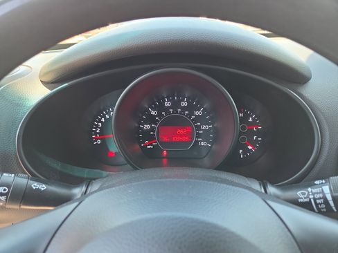 Used 2015 Kia Soul FWD image 21