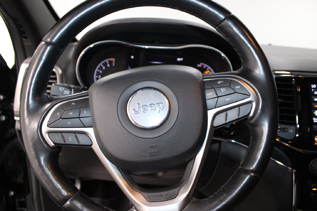 Used 2021 Jeep Grand Cherokee Limited AWD/4WD image 32