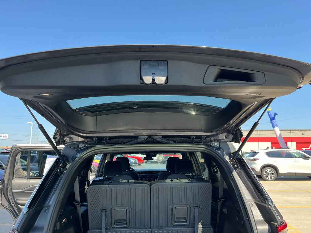 Used 2025 Jeep Grand Cherokee L Laredo RWD image 37