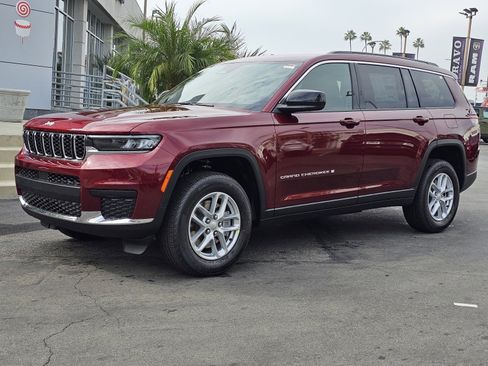 New 2025 Jeep Grand Cherokee L Laredo image 3