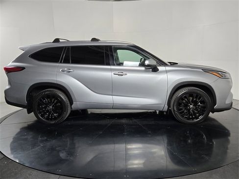 Used 2021 Toyota Highlander Platinum image 7