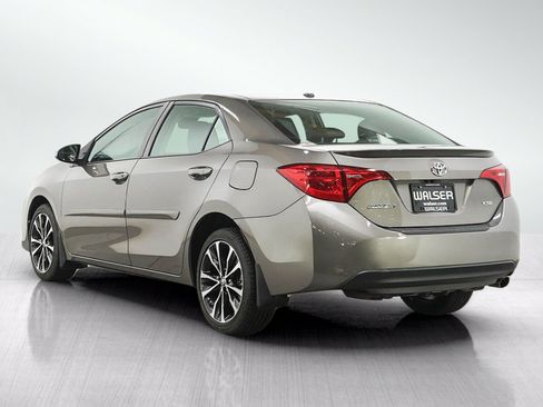 Used 2017 Toyota Corolla XSE FWD image 3