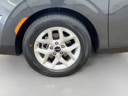 Certified 2023 Kia Soul LX w/ LX Technology Package FWD image 29