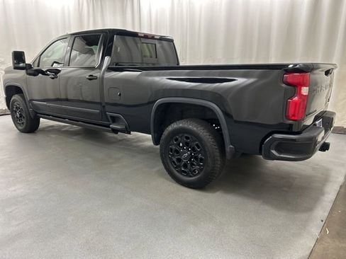 Used 2024 Chevrolet Silverado 3500 High Country w/ High Country Premium Package image 3