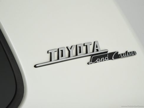 Used 2021 Toyota Land Cruiser Heritage Edition AWD/4WD image 17
