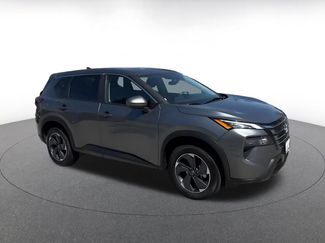 Used 2025 Nissan Rogue SV FWD video 2
