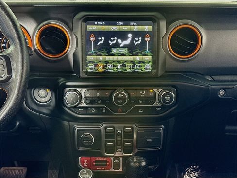 Used 2023 Jeep Gladiator Mojave w/ Cold Weather Group image 16