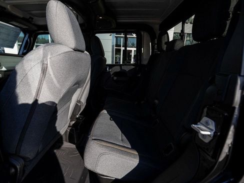 New 2026 Jeep Gladiator Sport AWD/4WD image 19