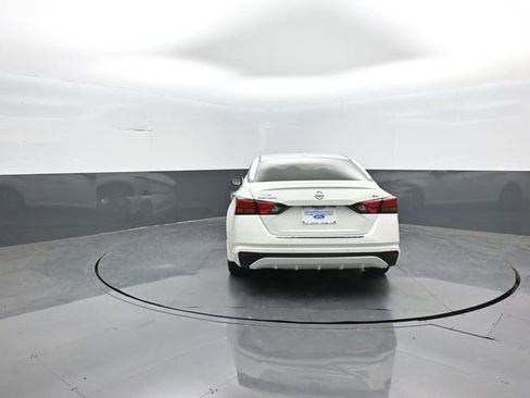 Used 2022 Nissan Altima 2.5 SV FWD image 6