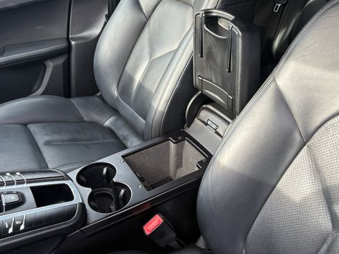 Used 2017 Porsche Macan AWD 4dr Turbo image 25